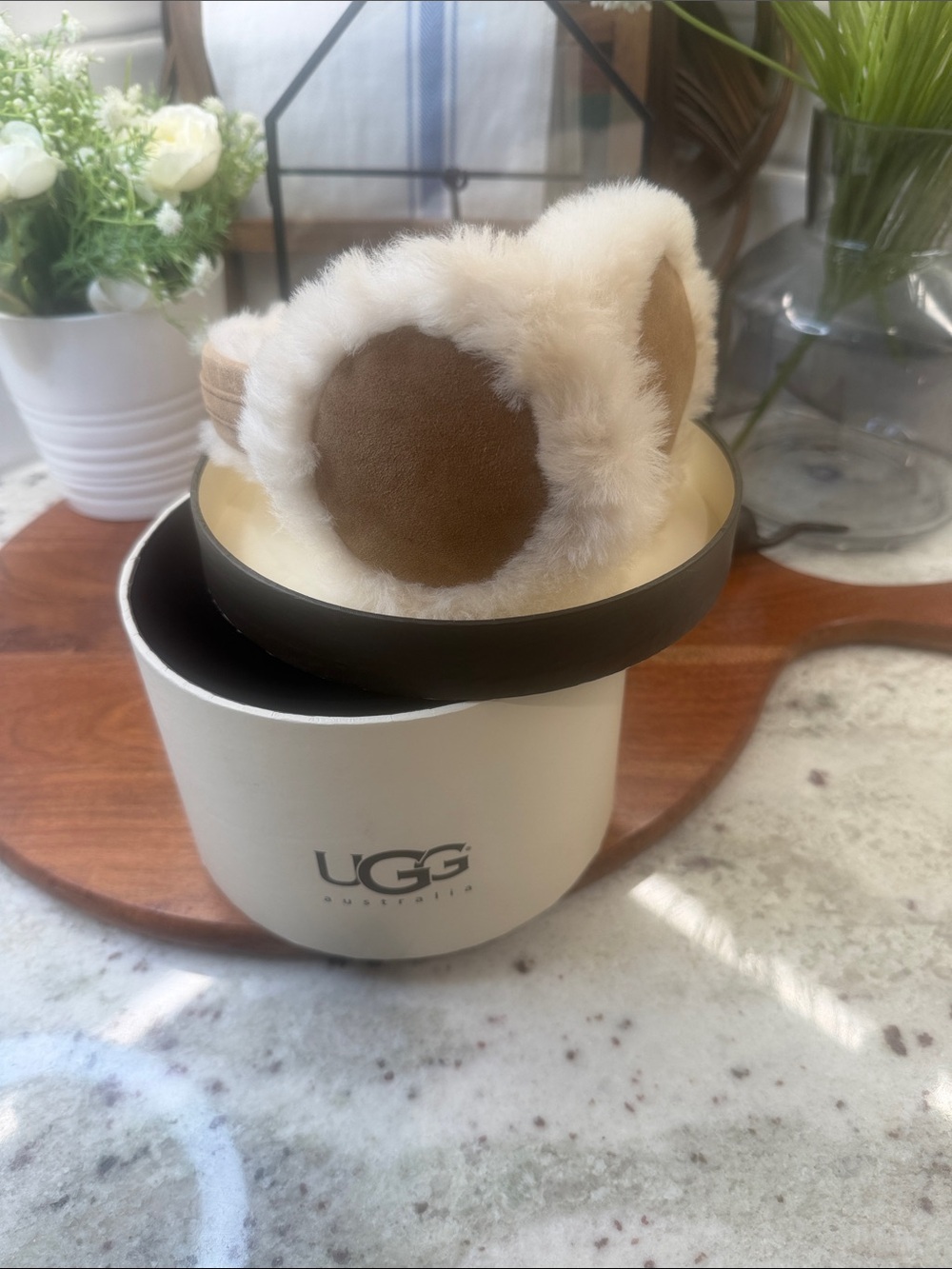 UGG Australia Womens Shearling Sheepskin Earmuffs Chestnut Brown Beige